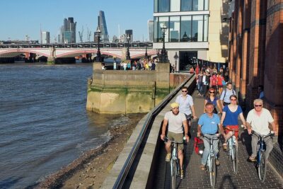 London Sunset Bike Tour - Start point and timing: Kennington Road at 5:00 pm