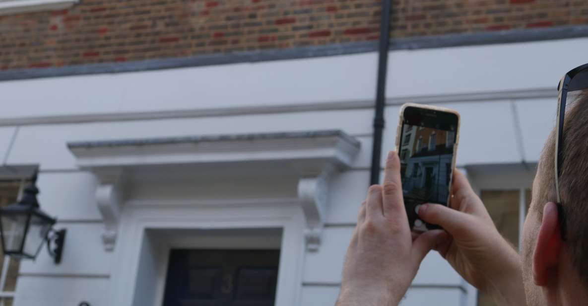 London: The Beatles Walking Tour of Soho and Mayfair - The Roofline Stop: When You’re Meant to Look Up