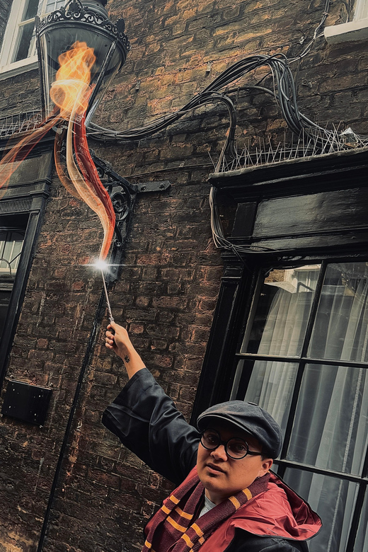 London: The Harry Potter Walking Tour with Potter-Vision - Over the Thames: London Bridge, Borough Market, and the Leaky Cauldron’s move