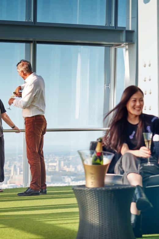 London: The Shard Entry Ticket with Champagne - Indoor comfort versus open-air thrills on the 72nd floor