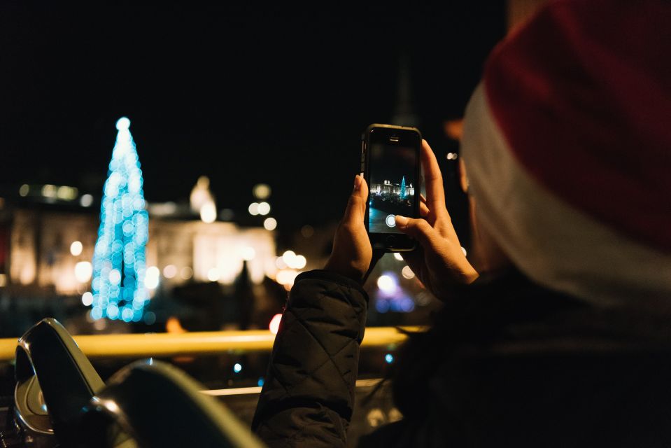 London: Tootbus Christmas Lights Tour incl walking tours - Stop 2: Central London guided pass and orientation time