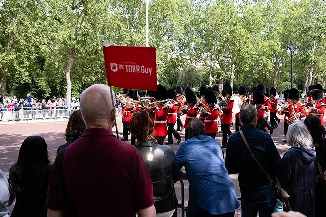 London Tour: Changing of the Guard, Westminster Abbey & Tower - Buckingham Palace and the Changing of the Guard viewpoint