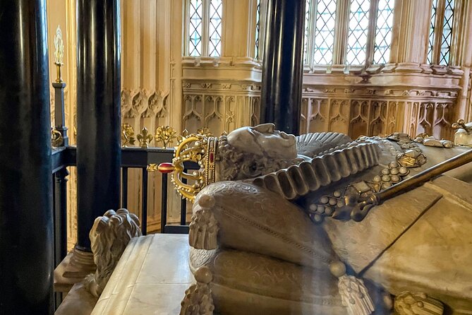 London Tour: Changing of the Guard, Westminster Abbey & Tower - Thames River cruise: your mid-day reset with real skyline views