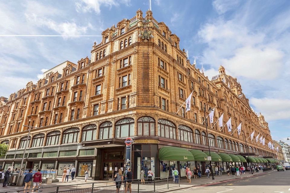 London: Tower, Cruise, & Harrods Tea Full-Day Experience - A private Thames cruise: how London looks at water level
