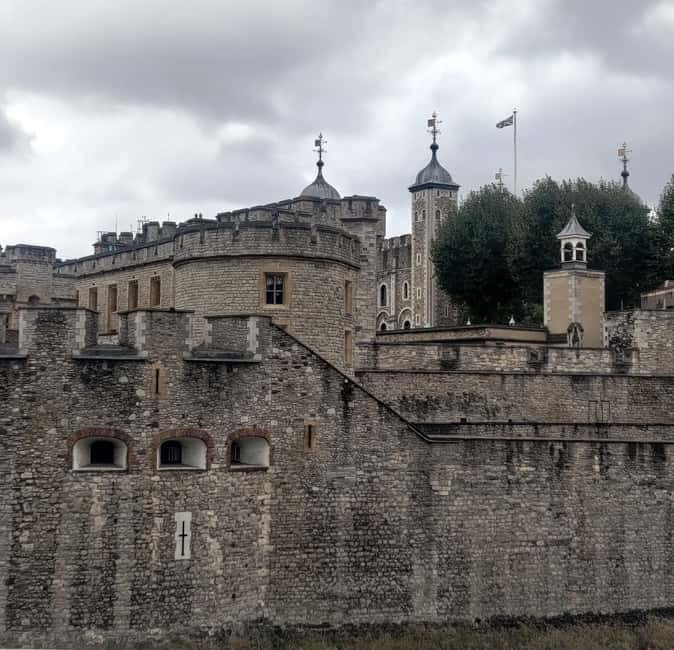 London: Tower of London and Tower Bridge Private Tour - Tower Bridge first: glass walkway views and the engine-room feel