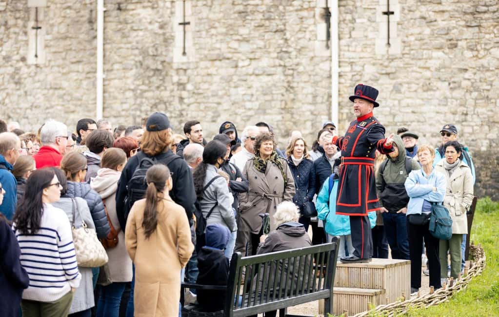 London: Tower of London & Changing of the Guard Experience - Crown Jewels Early Access: Worth It If You Hate Lines
