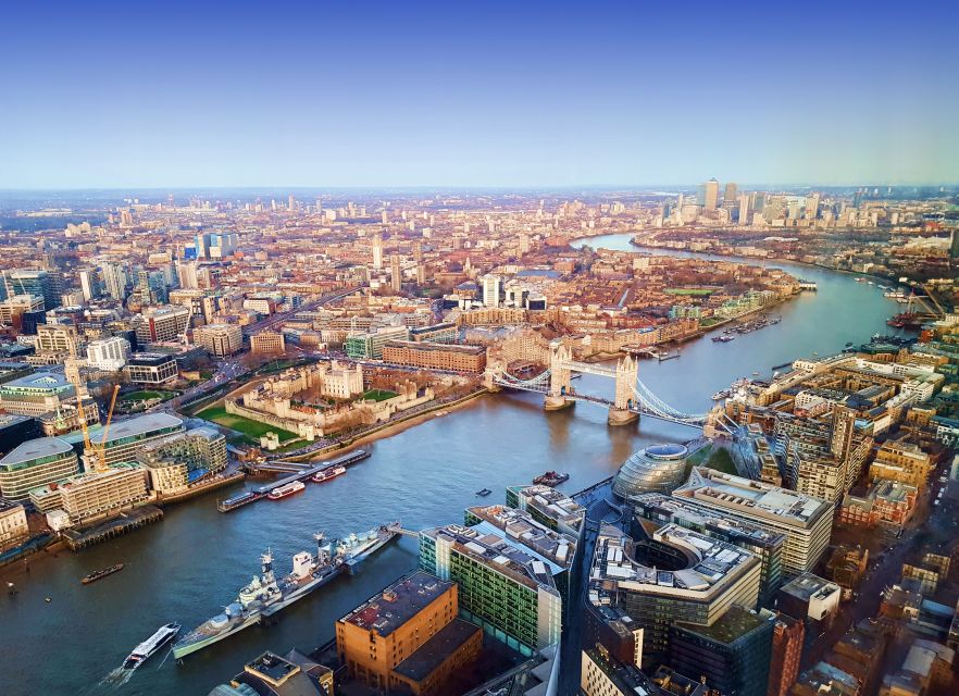 London: Tower of London Guided Tour with Crown Jewels Option - Getting there and starting smoothly at Cheval Three Quays