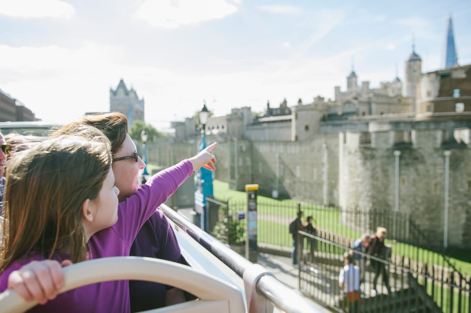 London: Tower of London, Hop-on, Hop-off Bus & River Cruise - Getting started smoothly: meeting points and activation reality