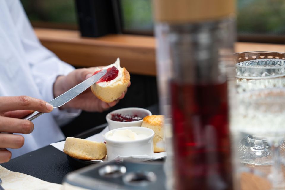 London: Traditional Afternoon Tea Tour in a Luxury Coach - Key things I’d bookmark before you book