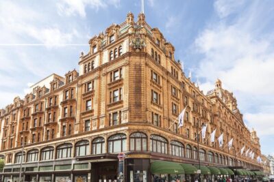 London Vintage Bus Tour and Cream Tea at Harrods - Westminster by Vintage Double-Decker: Parliament, Abbey, and London Eye views