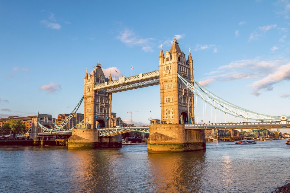 London: Vintage Bus Tour and London Eye Ticket - Westminster Abbey and Tower of London: Easy Photo Stops That Save Time