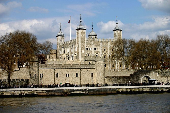London Vintage Bus Tour Including River Thames Cruise with Optional Lunch - Westminster Abbey and Big Ben: Photo Timing That Moves Fast