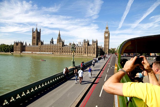 London Vintage Bus Tour Including River Thames Cruise with Optional Lunch - Meeting at Victoria Coach Station and the Flow of the Afternoon