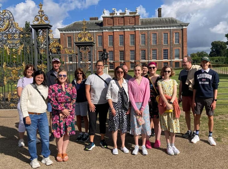 London: VIP Kensington Palace Gardens Tour & Royal High Tea - The guide matters more than you’d think