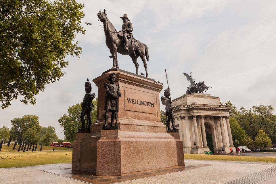 London: Wellington Arch Ticket - The small-group format: calmer sightseeing, less stress