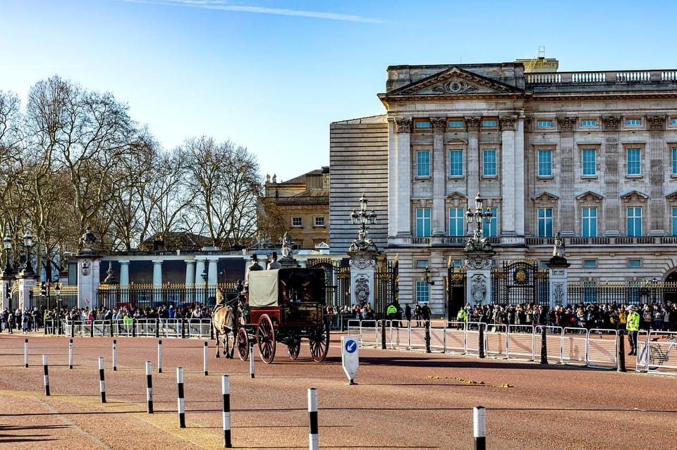 London: Westminster Abbey, Big Ben, Buckingham Palace Tour - Westminster in a day: starting at Churchill’s statue and getting your bearings