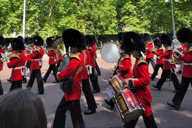 London: Westminster Abbey, Big Ben & Changing of the Guards Tour - The Changing of the Guard: schedules, best vantage help, and the backup plan