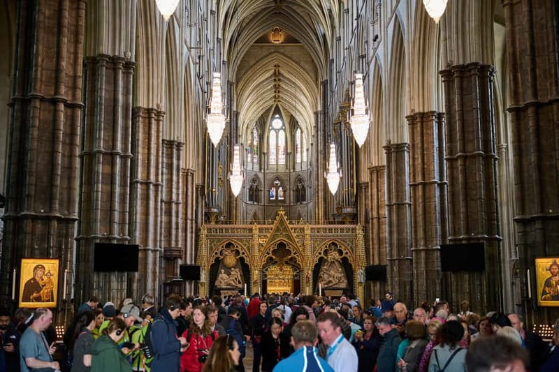 London: Westminster Abbey & Jubilee Galleries Guided Tour - Queen’s Diamond Jubilee Galleries: rare access to artifacts with serious age
