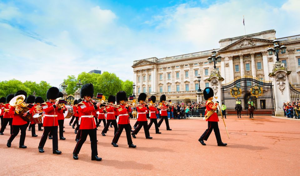 London: Westminster Abbey Priority Access & Guided City Tour - Whitehall Stops: Horse Guards Parade and 10 Downing Street