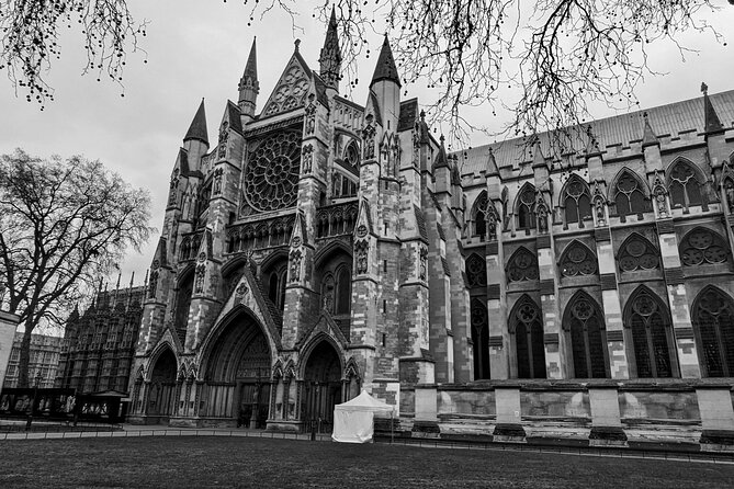 LONDON Westminster Private Walking Tour fully flexible - Buckingham Palace, Victoria details, and the fun “why” questions