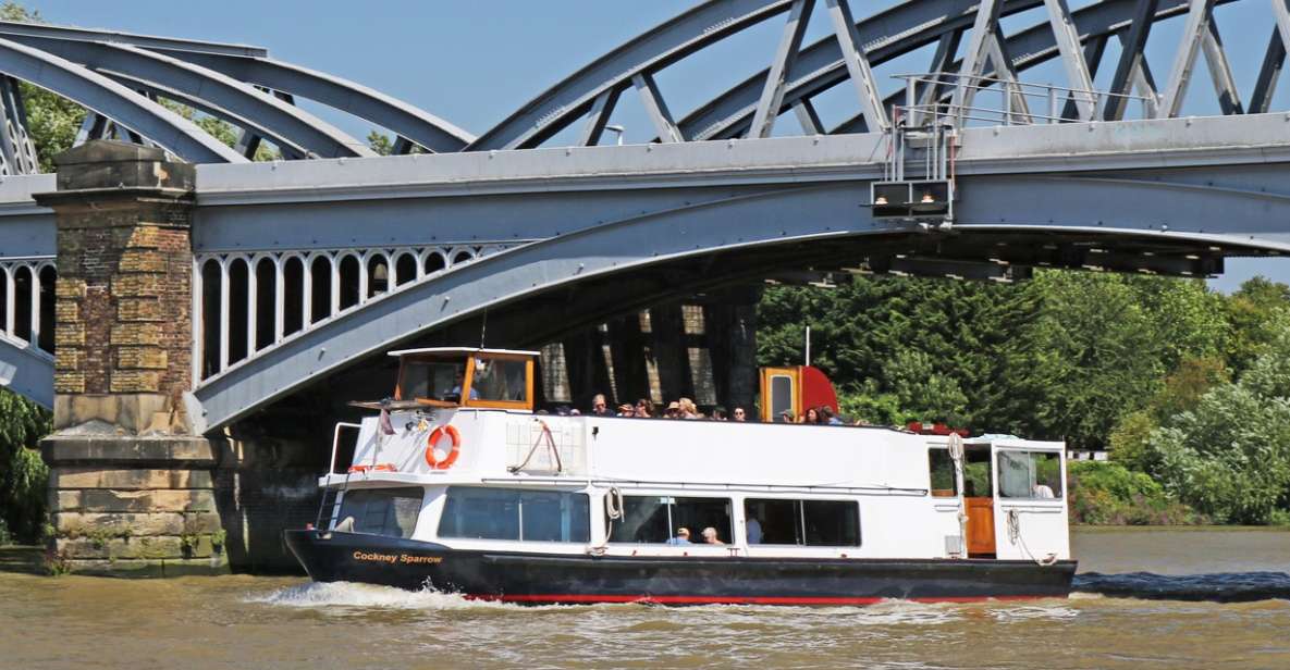London: Westminster to Kew River Thames Cruise - The bar onboard: licensed drinks, simple rules