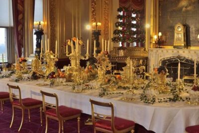 London, Windsor Castle, Hampton Court Palace with Free Snack Pack - Getting to the coach: 8:30am start and where you end