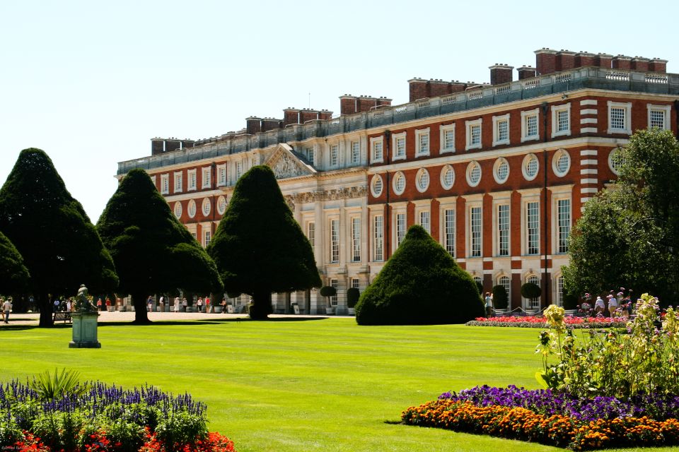 London: Windsor Castle & Henry VIII's Hampton Court Palace - London Panoramic Tour: Get Your Bearings Fast