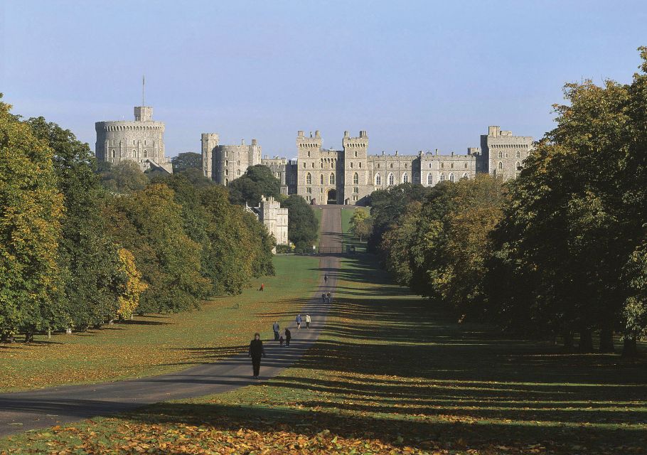 London: Windsor Castle & Henry VIII's Hampton Court Palace - Rare Art Stops: Leonardo and Michelangelo on the Walls