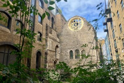 London Witches and History Walking Tour - Southwark Cathedral: the opening story in a calm, lesser-known spot