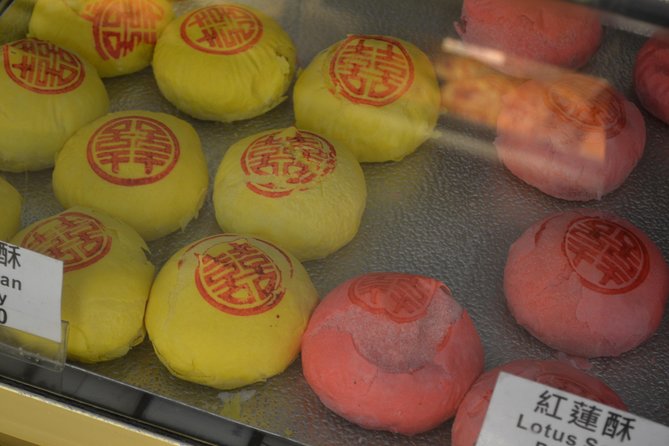 London’s Chinatown Food Experience - The street-food scene: how the 6–8 tastings work