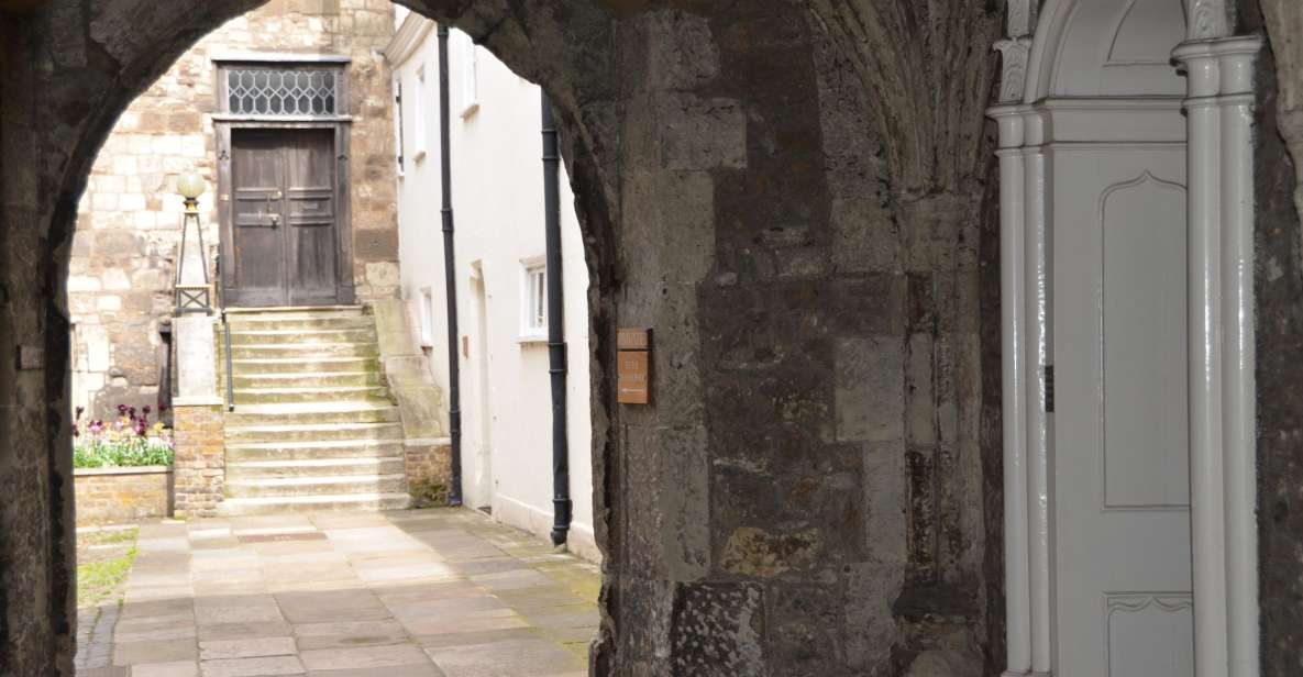 London's Hidden Treasures Tours by Black Taxi Cab - Black taxi comfort and how the private format works
