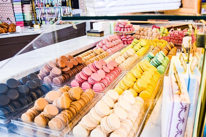 London’s Sweet Treats And Desserts Tour with a Local Tailored to Your Tastes - Stop 1: Spun Candy and the thrill of watching sweets being made