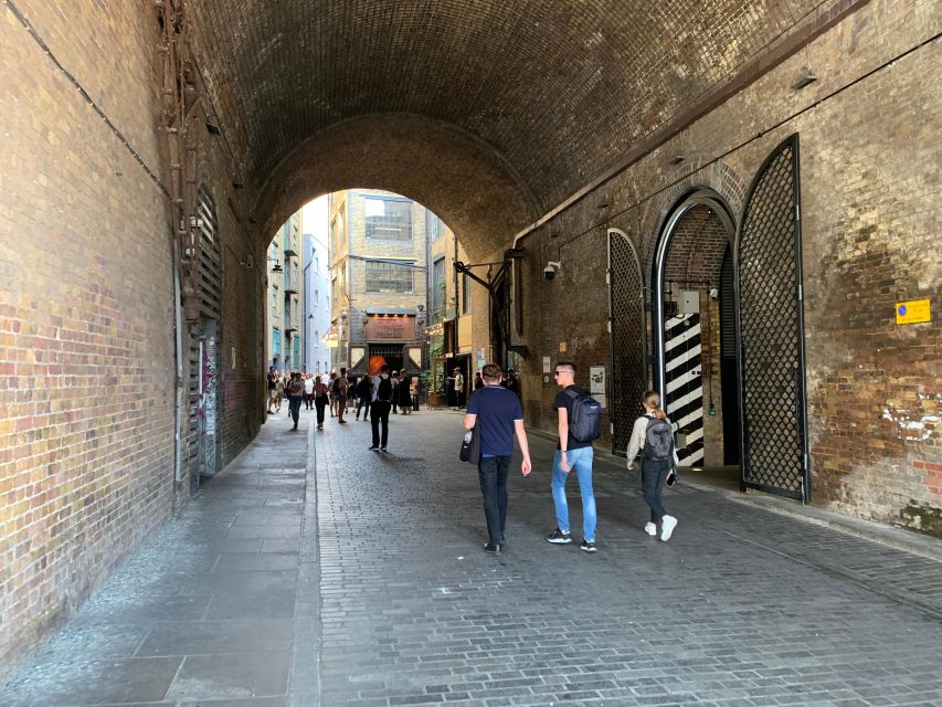 Magical Movies: London Harry Potter Tour - Borough Market finish: where to grab food on your own