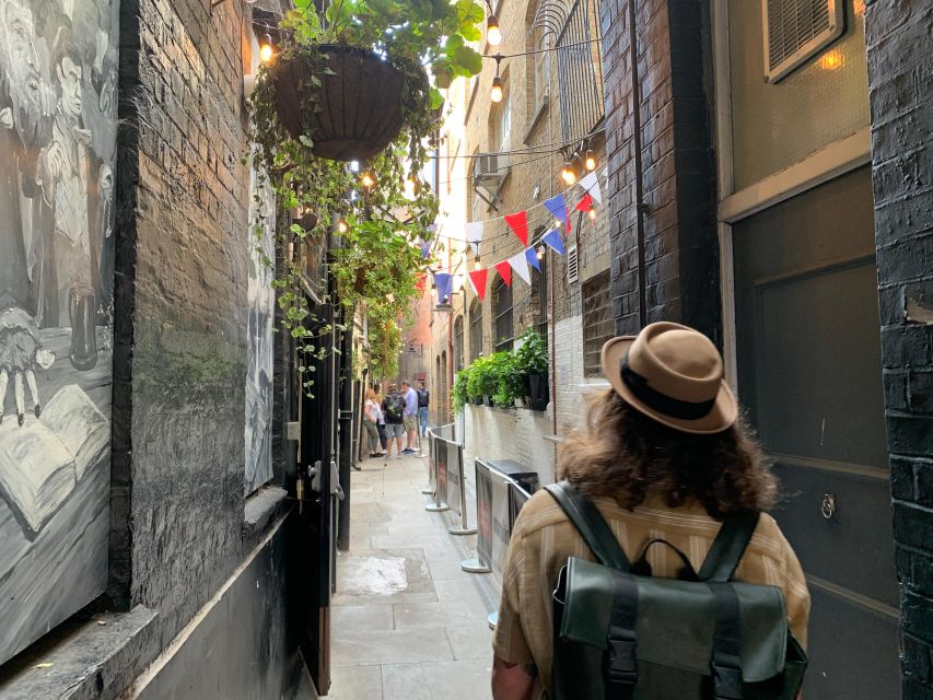 Magical Movies: London Harry Potter Tour - Trafalgar Square to Great Scotland Yard: big London landmarks in the mix