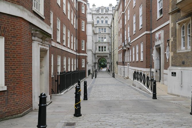 Mary Poppins Small Group Walking Tour of London - Covent Garden finish: Topsy’s shop and that alleyway feel