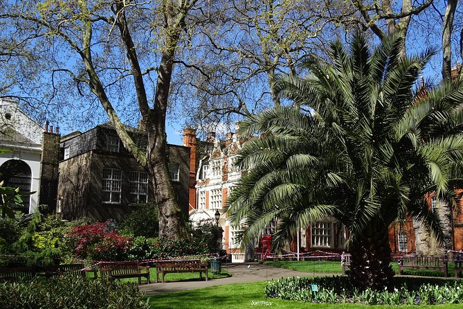 Mayfair, London's famous aristocratic village - Exclusive, Private Walking Tour - Starting at Le Deli Robuchon on Piccadilly: Set the Tone Fast