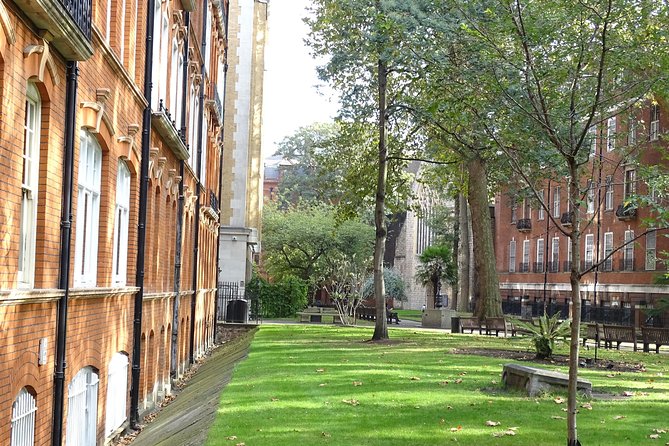 Mayfair, London's famous aristocratic village - Exclusive, Private Walking Tour - Royal Academy of Arts: From Private Residence to Public Power