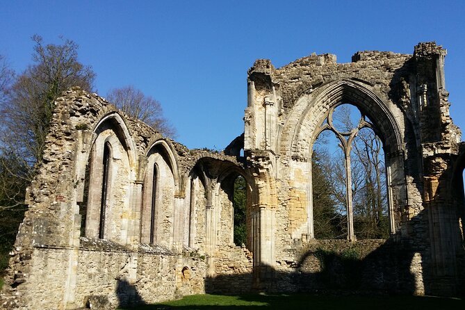 Minibus from Heathrow Airport to Southampton via Netley Abbey - Netley Abbey stop: a quick reset on the way in