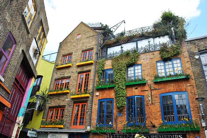 Misfits of Covent Garden Walking Tour - Jubilee Market and the “traders run it” feel