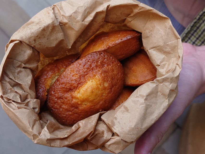 No Diet Club - Best food Tour in East London - Guides make or break a food tour, and this one clearly tries