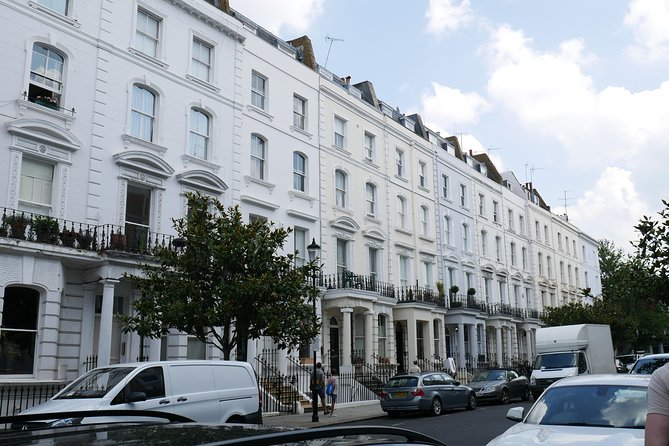 Notting Hill Walking Tour for Small Groups - Stop 2: Portobello Road Market and how to browse without getting lost