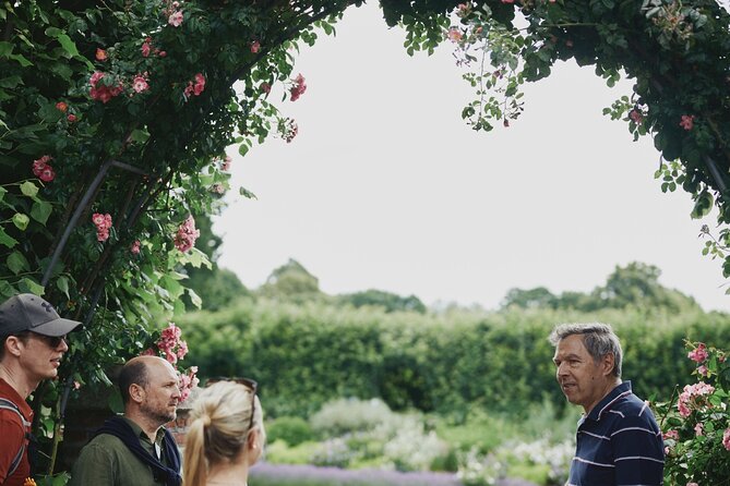 Notting Hill Walking Tour with Cream Tea - Stop 3: Kensington Gardens and Princess Diana’s Sunken Garden memorial