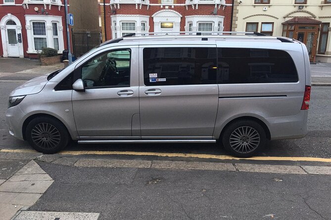 One Way Taxi Transfer from Heathrow Airport to City Airport - Quick Takes
