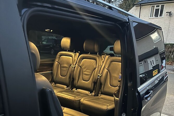 One Way Taxi Transfer from Heathrow Airport to City Airport - The Ride Experience in an Air-Conditioned Private Car