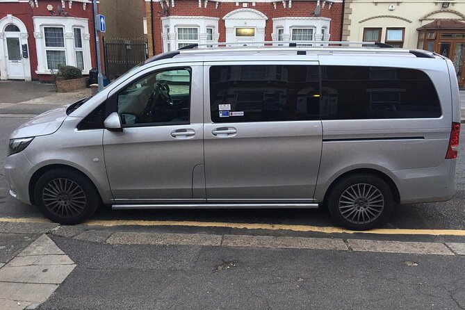 One Way Taxi Transfer from London City Airport to London City - If traffic or delays hit: what waiting costs after the first hour