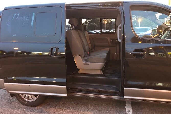 One Way Taxi Transfer - London to Southampton Seaport - Adding a Stop Like Stonehenge on the Way