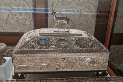 Osborne House-A driver guided tour of Victoria's Island Paradise - Inside Queen Victoria’s World: Chambers, Bathroom, and Her Final Bed