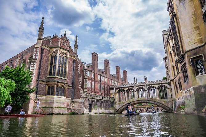 Oxford and Cambridge Universities Guided Day Trip from London - Guides, Languages, and Group Size: The Human Variable