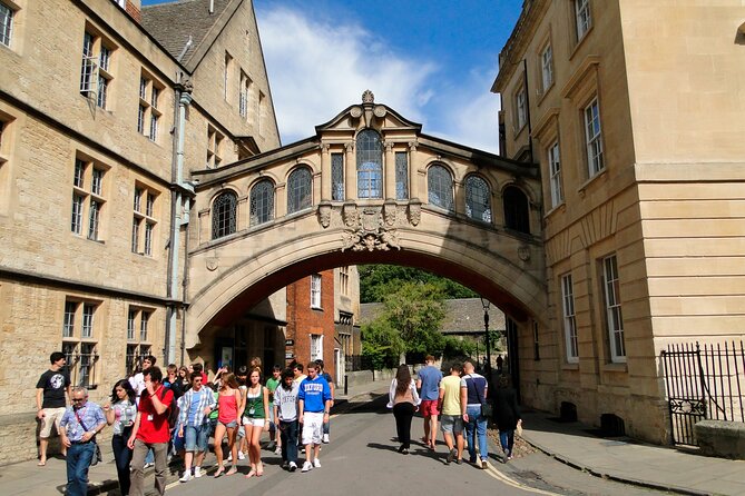 Oxford by Rail Day Tour with Harry Potter Insights Tour - Oxford’s oldest university angle: what the guide teaches on the streets