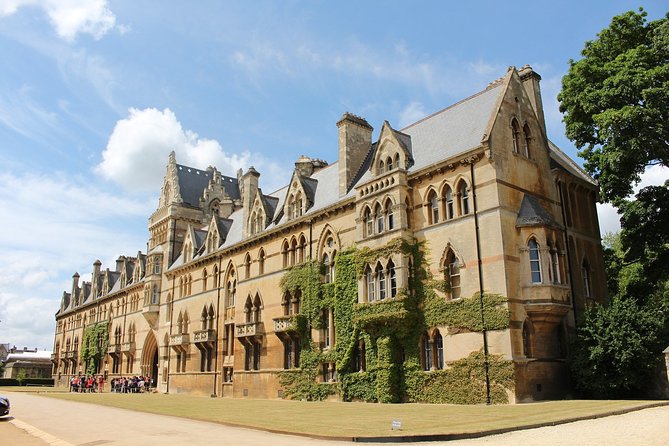 Oxford, Shakespeare Country & Warwick castle private Tour - Warwick Castle: medieval walls and the 1068 origin story